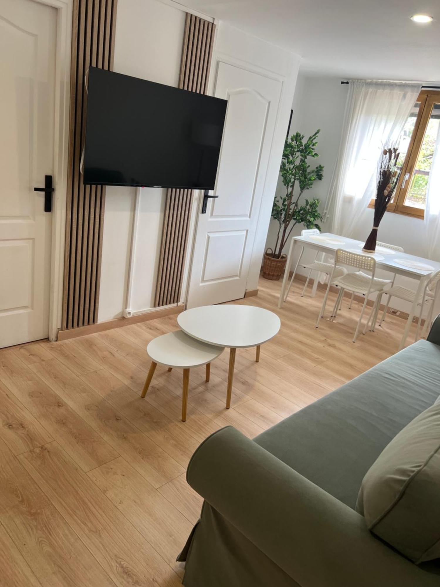 Appartement Pres De Paris, Disney & Cdg Tremblay-en-France Esterno foto